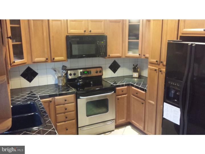 15 Umber Road Levittown, PA 19056 - Photo 10 of 23 Kitchen