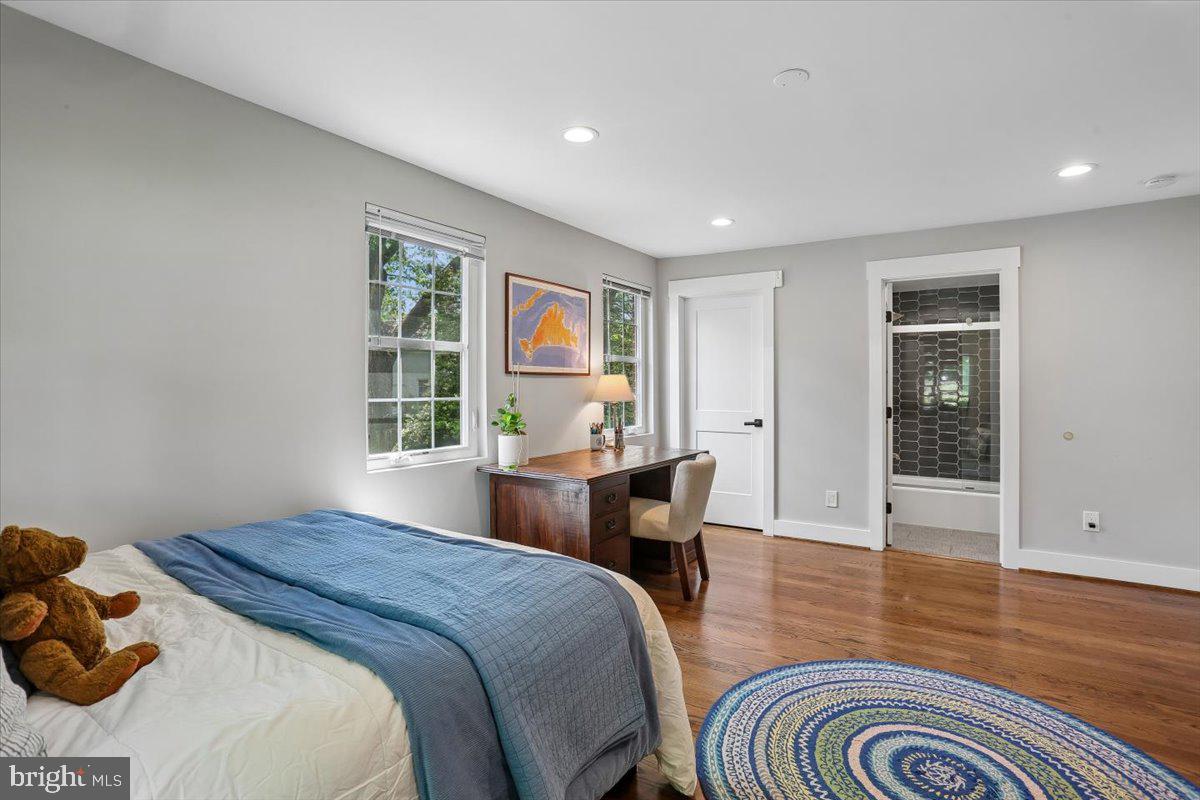 8812 2nd Avenue Silver Spring, MD 20910 - Photo 15 of 64 Bedroom #1 - main level w/ en suite
