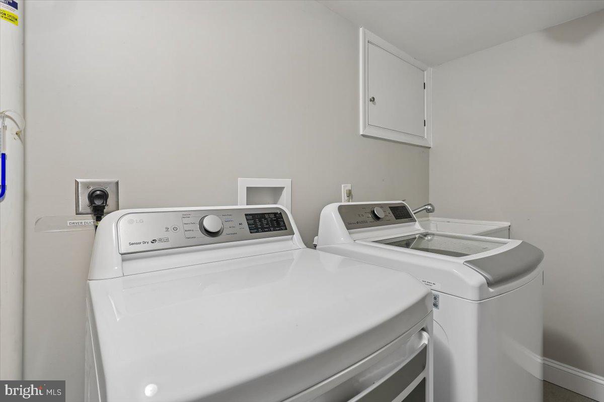 8812 2nd Avenue Silver Spring, MD 20910 - Photo 35 of 64 Full laundry room!