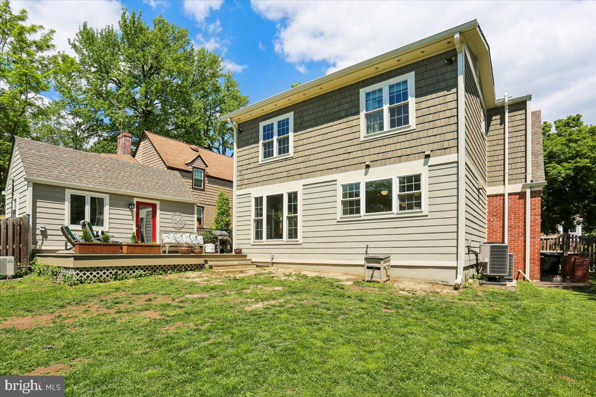 8812 2nd Avenue Silver Spring, MD 20910 - Photo 39 of 64 Spacious backyard space with room for activities!