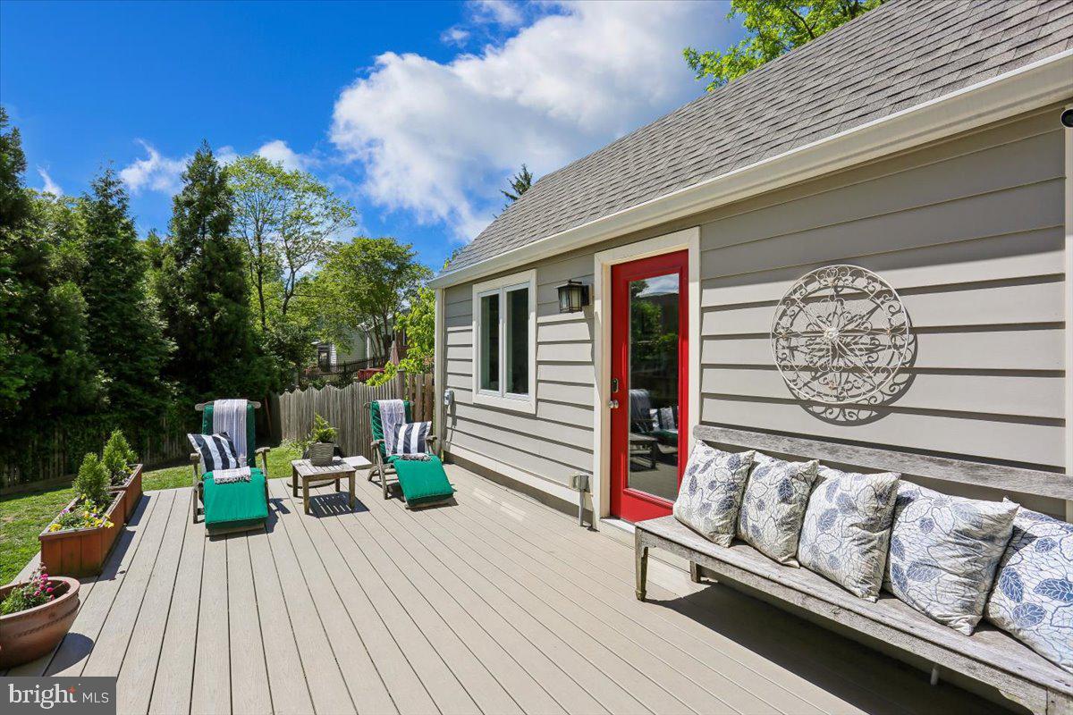 8812 2nd Avenue Silver Spring, MD 20910 - Photo 42 of 64 Delightful outdoor space!
