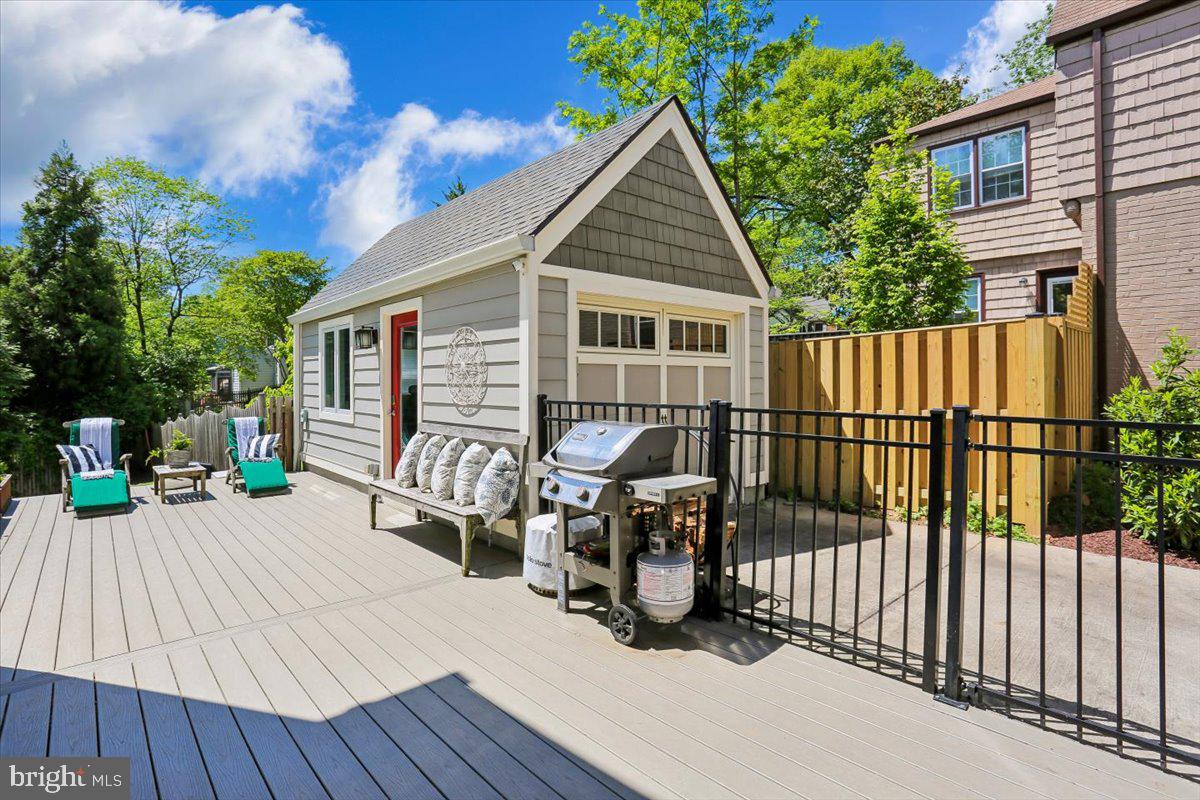 8812 2nd Avenue Silver Spring, MD 20910 - Photo 46 of 64 Sellers had deck built & added black fence & gate