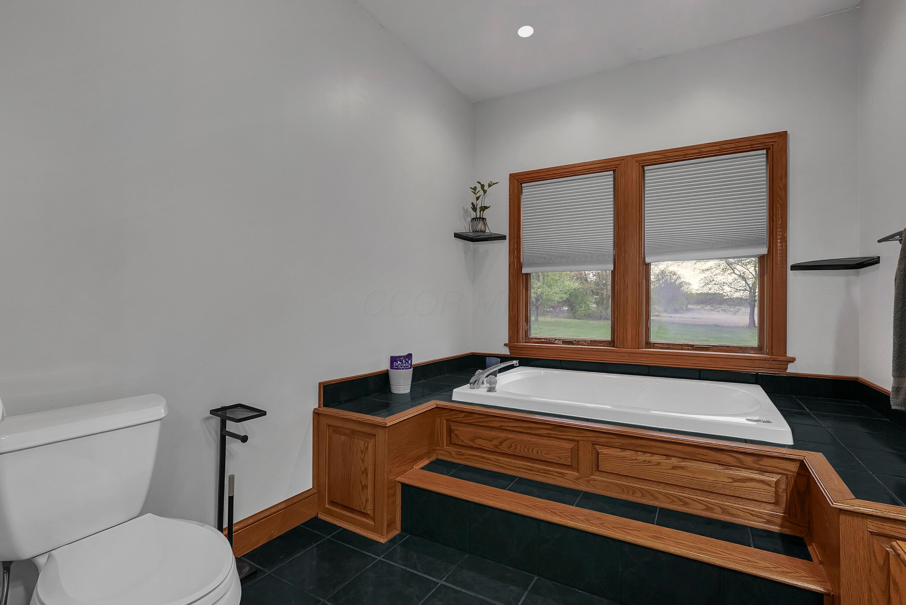 6222 Jacksontown Road Heath, OH 43056 - Photo 20 of 46 DSC00354