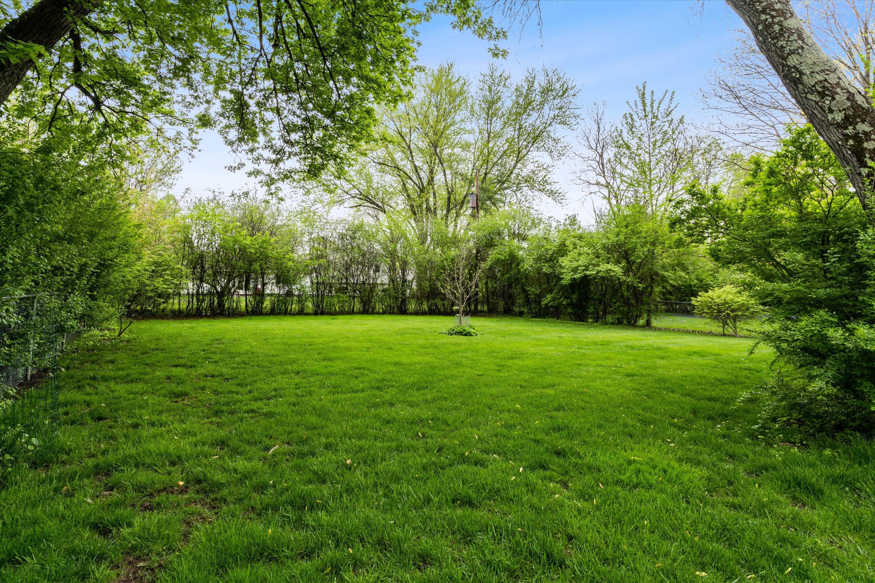 2485 Middlesex Road Columbus, OH 43220 - Photo 36 of 39 Yard
