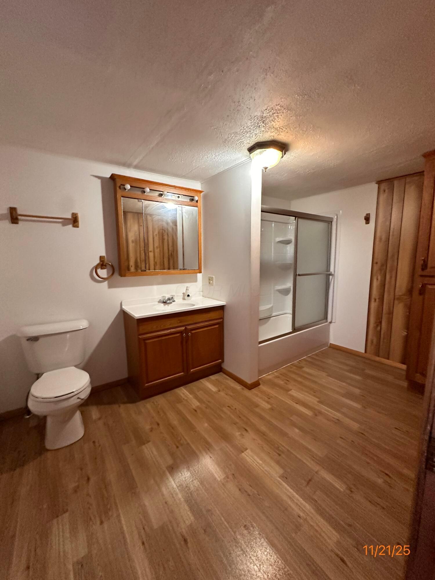 3076 Lithopolis Road Northwest Lancaster, OH 43130 - Photo 15 of 30 2nd floor bathroom