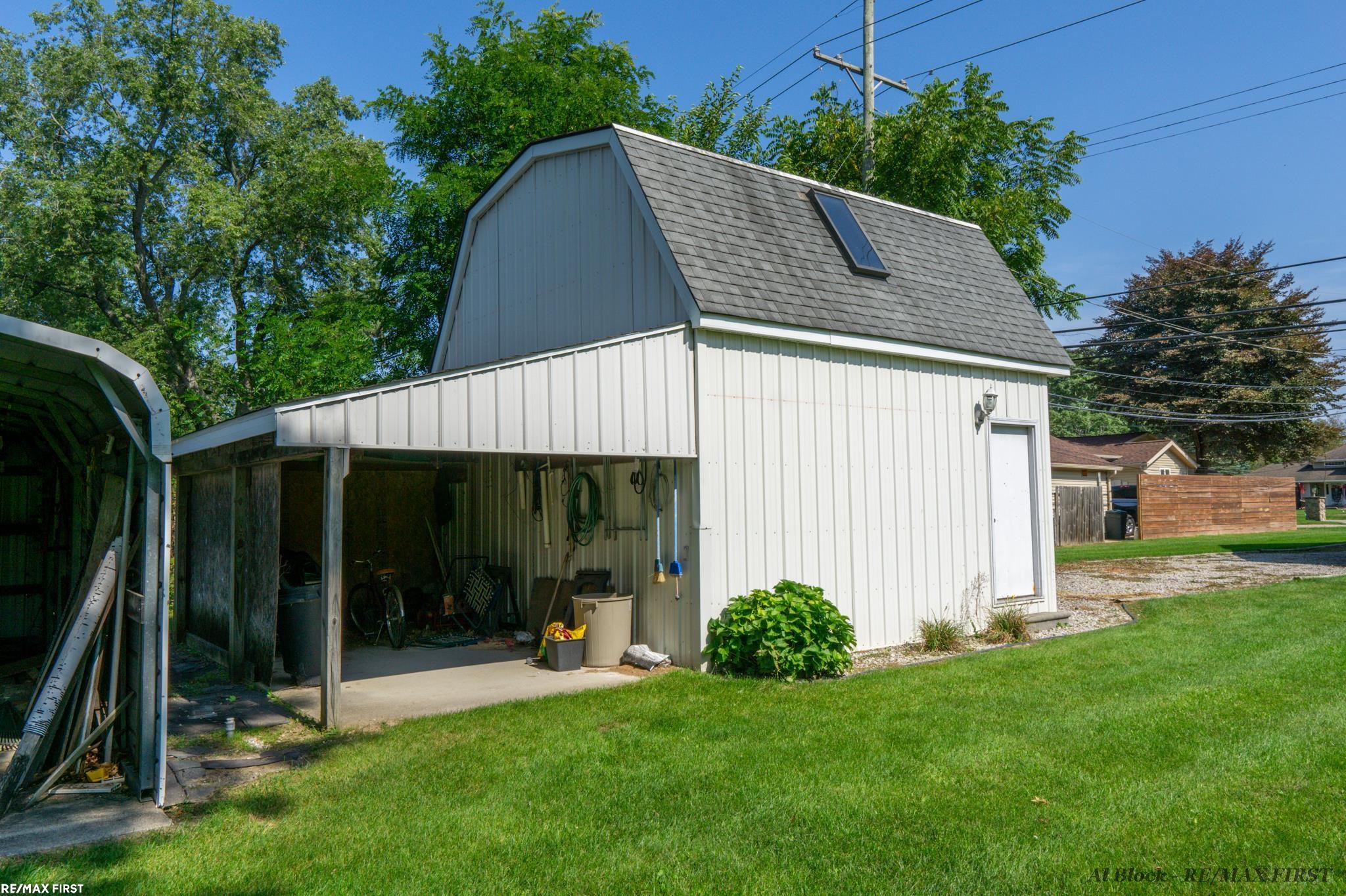 5317 Clintonville Road Clarkston, MI 48346 - Photo 14 of 63 50123216-13.JPG