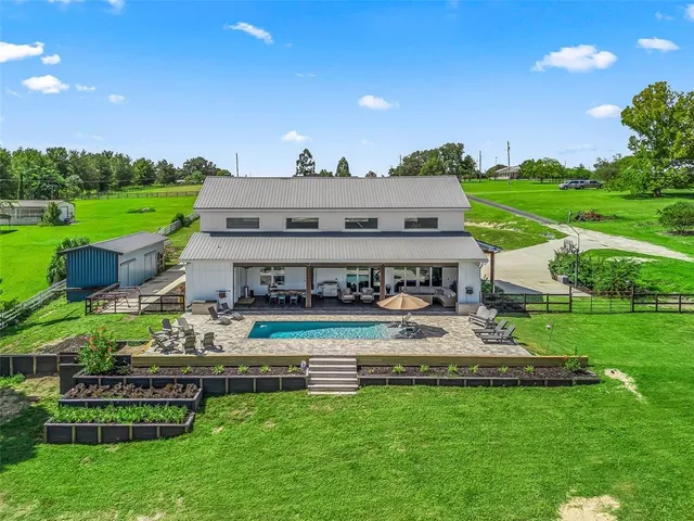 $1,300,000 | 16795 Southeast Highway 42, Weirsdale, FL 32195