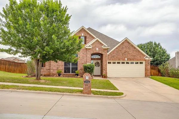 $377,000 | 1316 Meadowlakes Drive, Azle, TX 76020