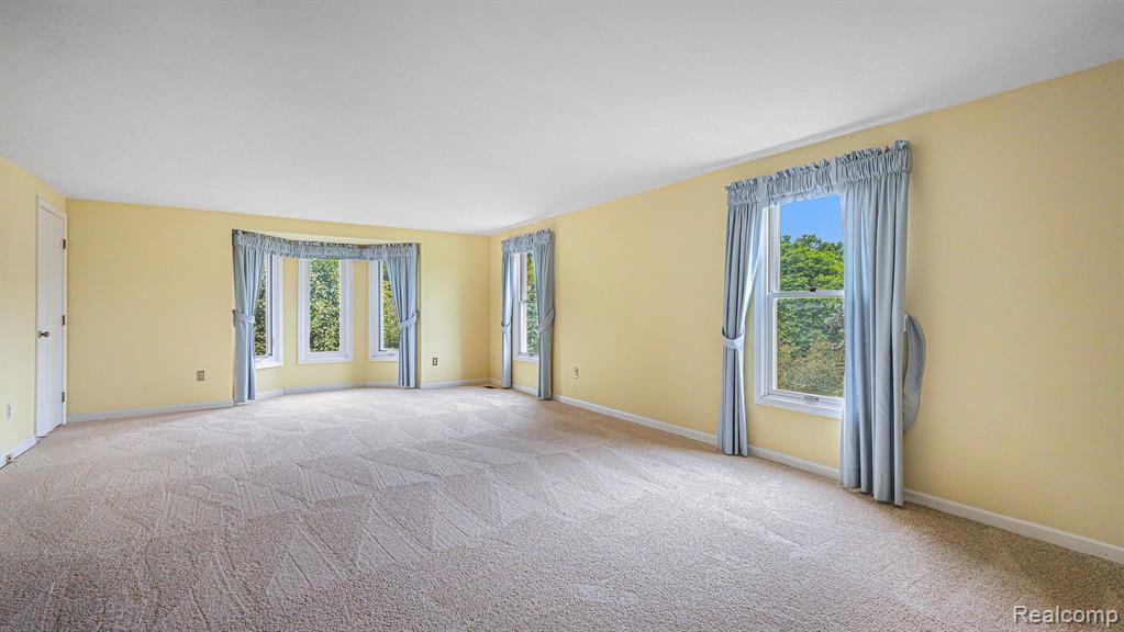 926 Stanford Circle Rochester Hills, MI 48309 - Photo 12 of 46