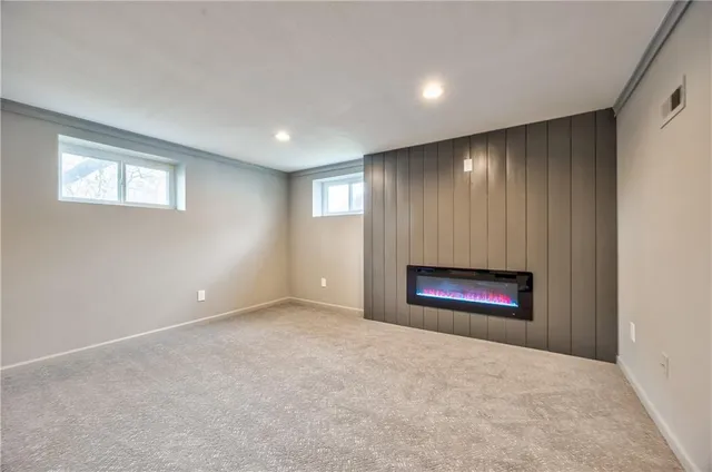 $350,000 | 10009 Grandview Drive, Overland Park, KS 66212