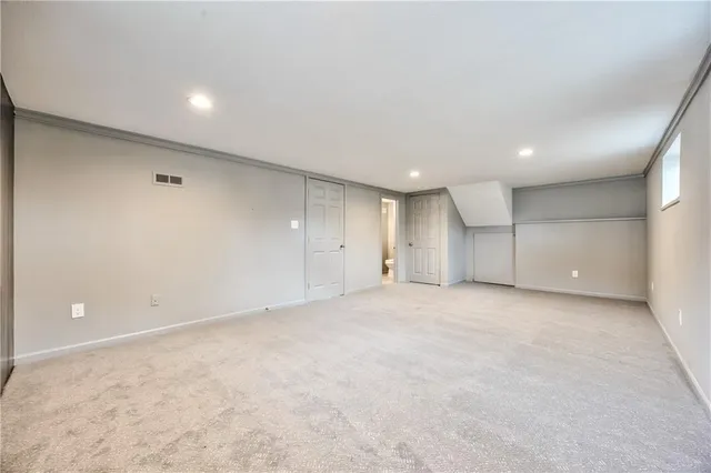 $350,000 | 10009 Grandview Drive, Overland Park, KS 66212