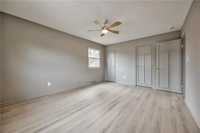 $350,000 | 10009 Grandview Drive, Overland Park, KS 66212