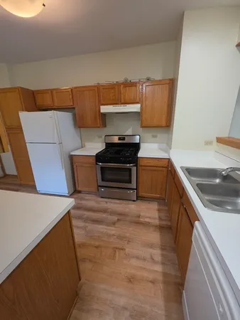 $2,250 | 10 Waverly Court, Algonquin, IL 60102