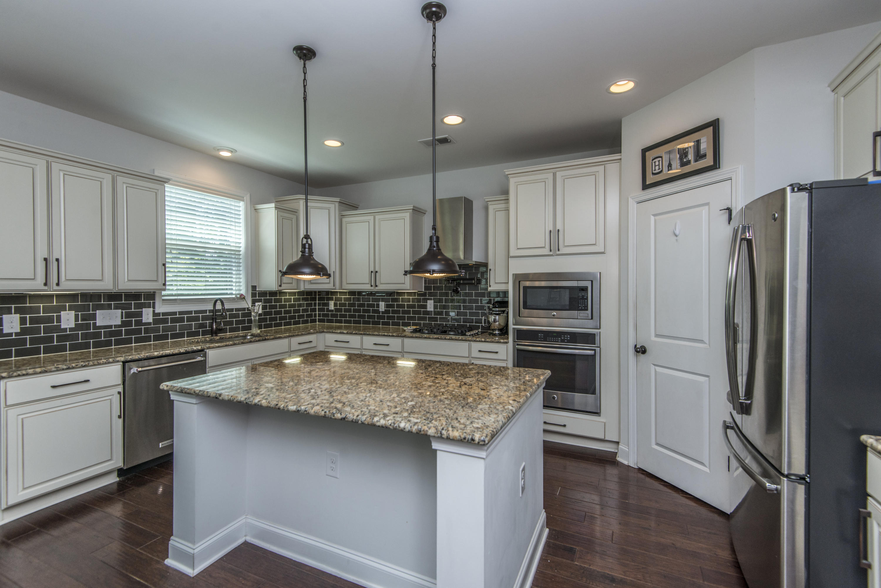 1021 Harbortowne Road Charleston, SC 29412 - Photo 5 of 58 _DSC7136