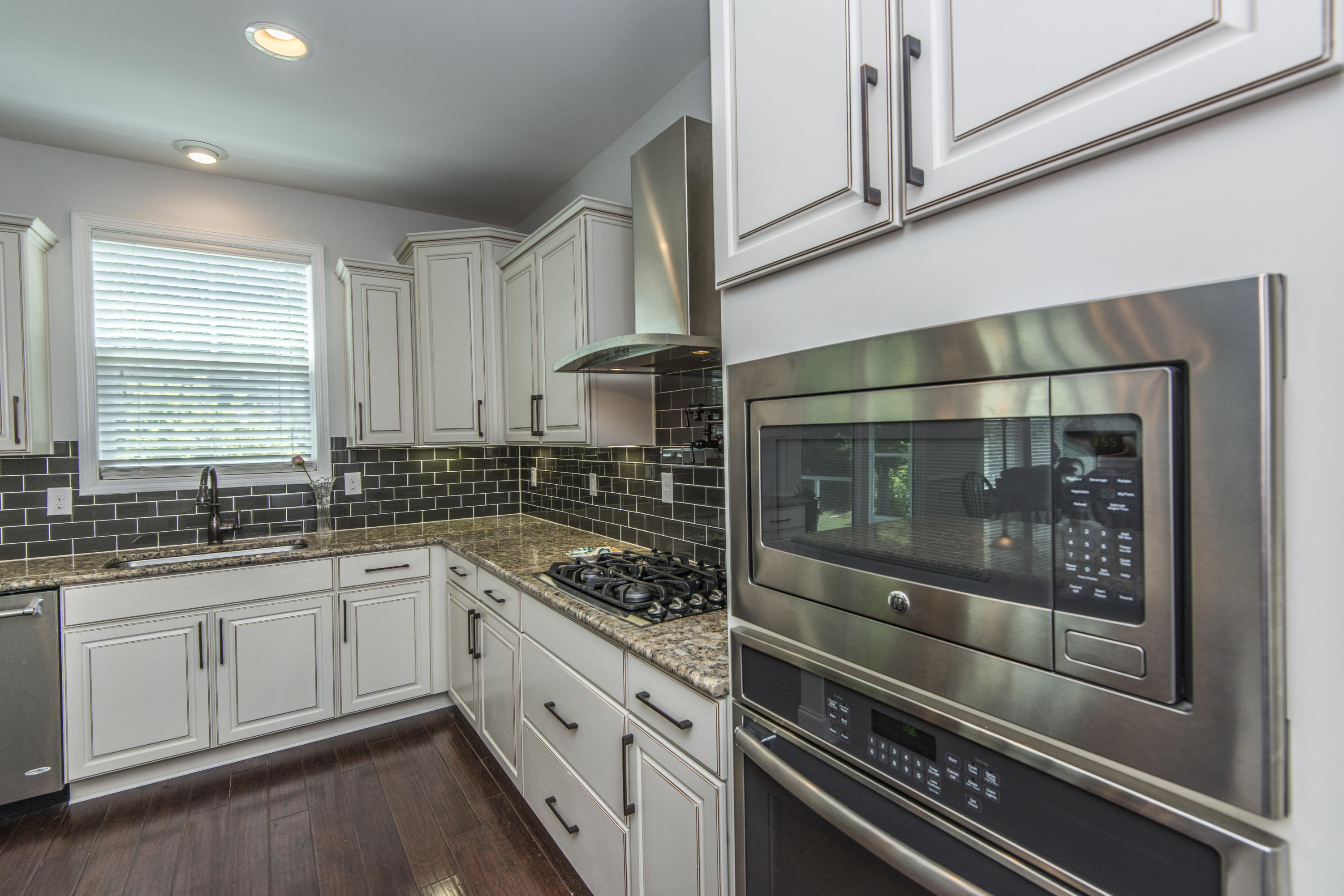 1021 Harbortowne Road Charleston, SC 29412 - Photo 8 of 58 _DSC7138