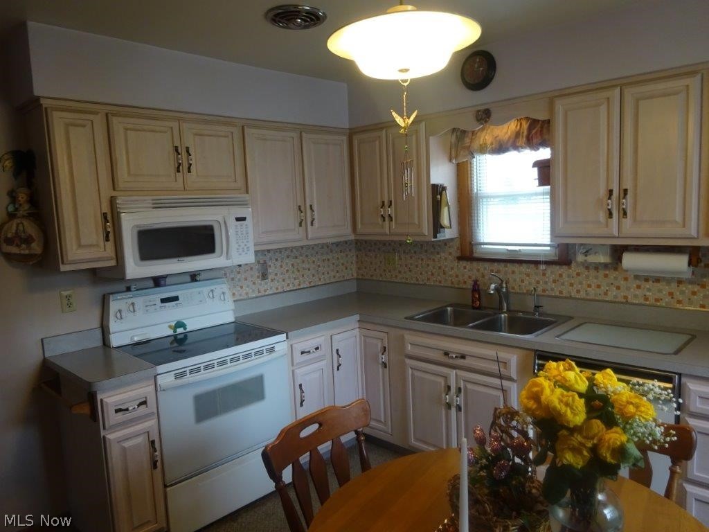 14219 Sprague Road Strongsville, OH 44136 - Photo 12 of 29 Gallery Image 12