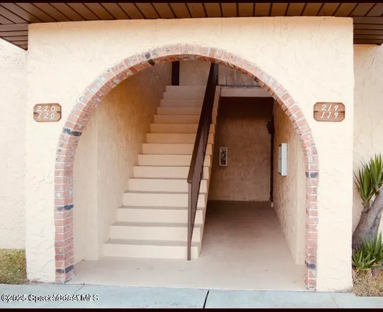 a view of entryway and hall