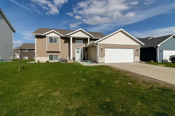 $390,000 | 709 Mulligan Street, Mankato, MN 56001
