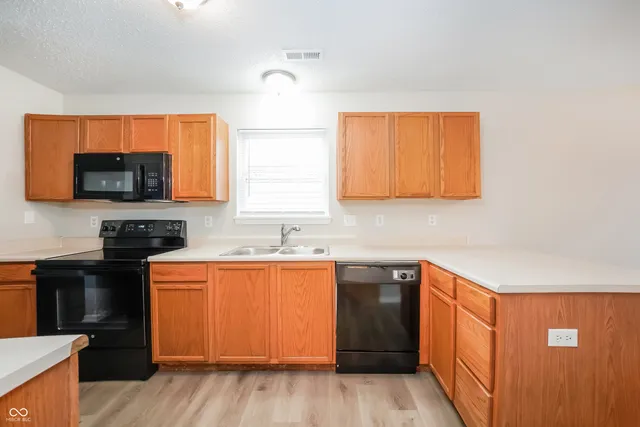 $1,660 | 5605 Dollar Forge Drive, Indianapolis, IN 46221