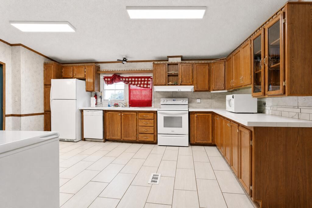 2985 James Walker Road Camden, TN 38320 - Photo 8 of 40 Gallery Image 8