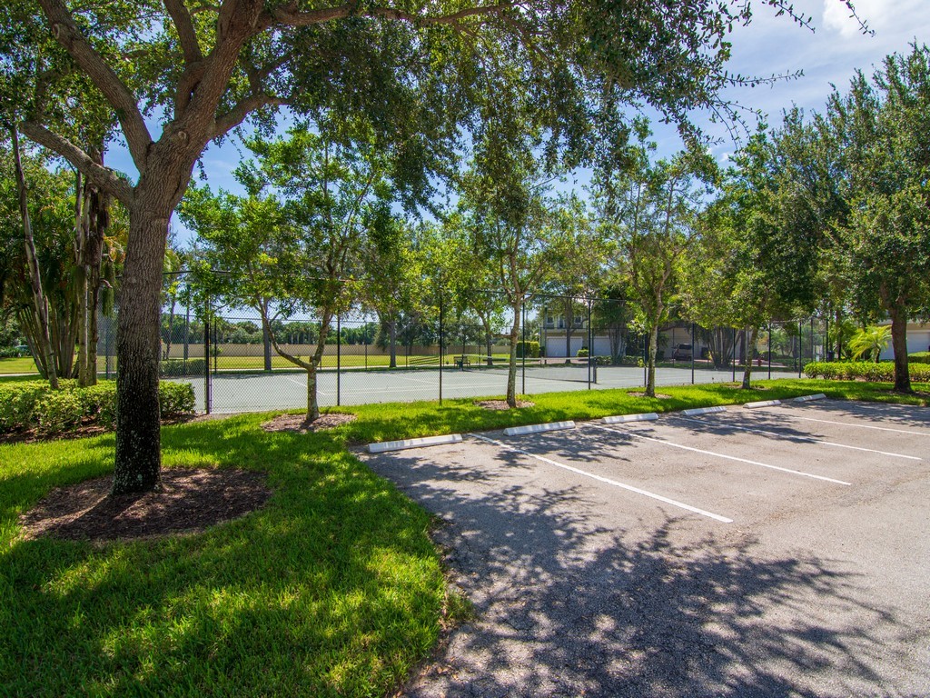 2030 Bridgepointe Circle, Unit 112 Vero Beach, FL 32967 - Photo 29 of 36 a view of a park