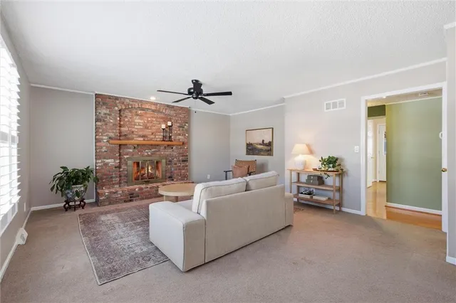 $425,000 | 12711 West 101st Street, Lenexa, KS 66215