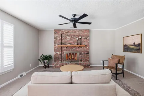 $425,000 | 12711 West 101st Street, Lenexa, KS 66215