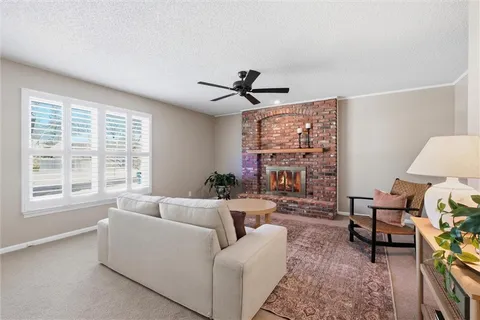 $425,000 | 12711 West 101st Street, Lenexa, KS 66215