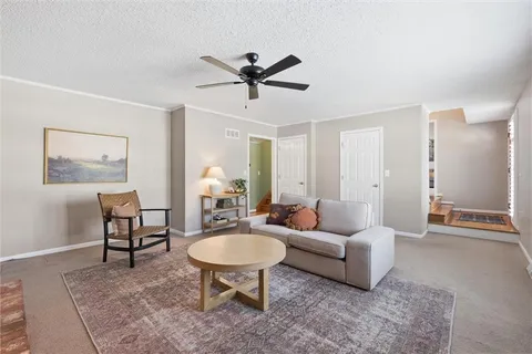 $425,000 | 12711 West 101st Street, Lenexa, KS 66215