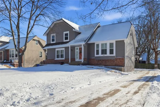 $425,000 | 12711 West 101st Street, Lenexa, KS 66215