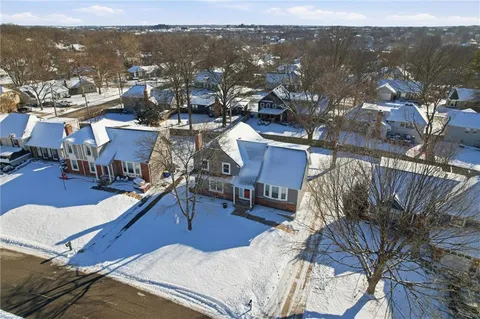 $425,000 | 12711 West 101st Street, Lenexa, KS 66215