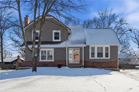 $425,000 | 12711 West 101st Street, Lenexa, KS 66215