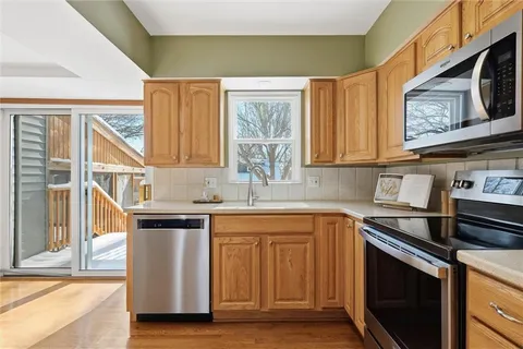 $425,000 | 12711 West 101st Street, Lenexa, KS 66215