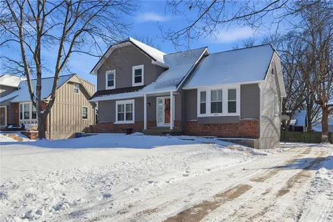 $425,000 | 12711 West 101st Street, Lenexa, KS 66215