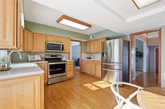 $425,000 | 12711 West 101st Street, Lenexa, KS 66215