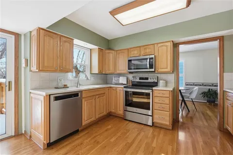 $425,000 | 12711 West 101st Street, Lenexa, KS 66215