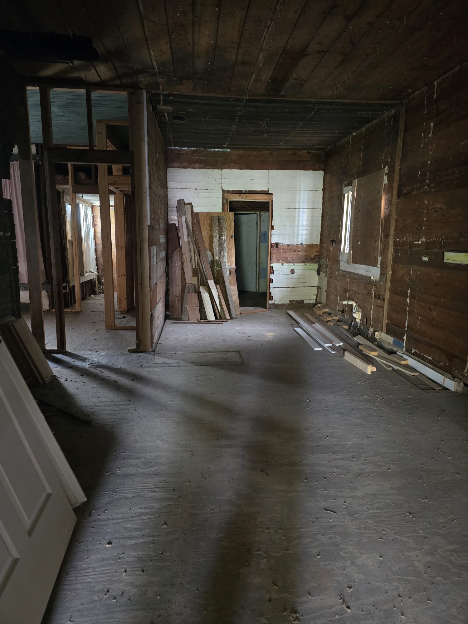 901 West 5th Street Taylor, TX 76574 - Photo 11 of 21 a view of a room with gym equipment