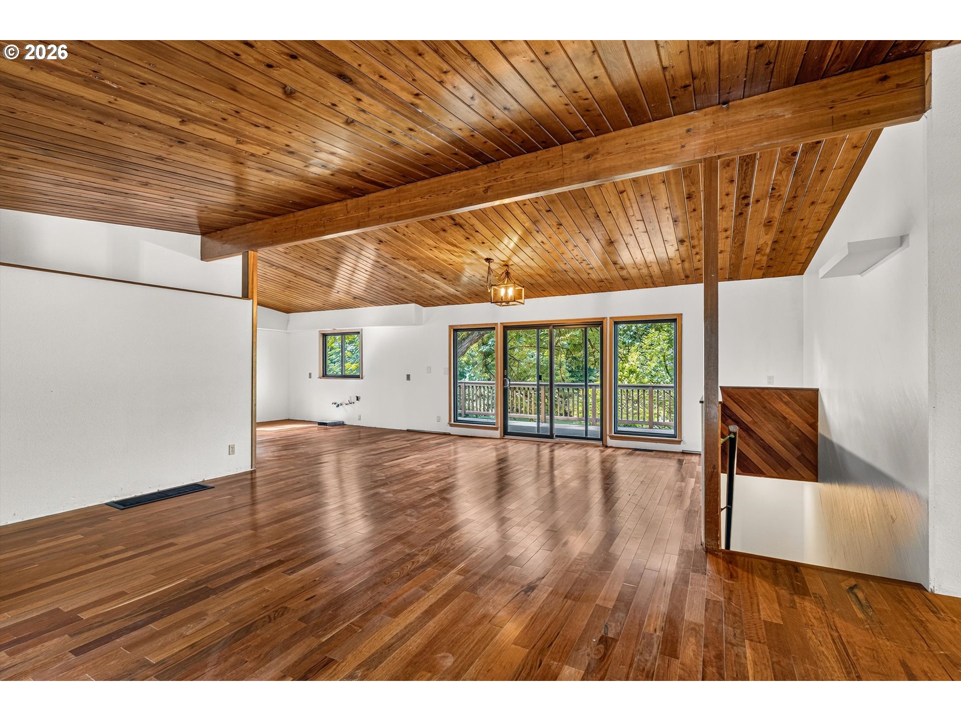 21625 Southwest Johnson Road West Linn, OR 97068 - Photo 9 of 48 Gallery Image 9