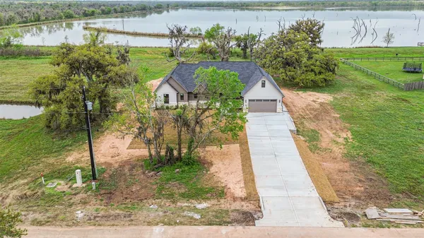 $574,950 | 250 Pony Trail, Angleton, TX 77515