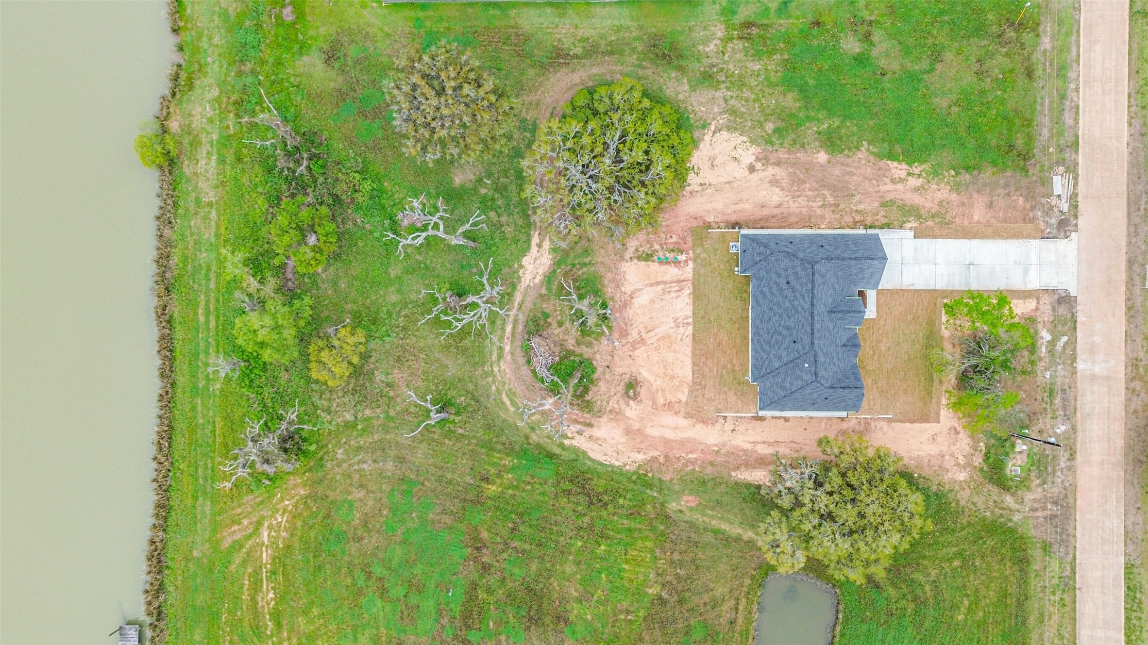 250 Pony Trail Angleton, TX 77515 - Photo 3 of 42