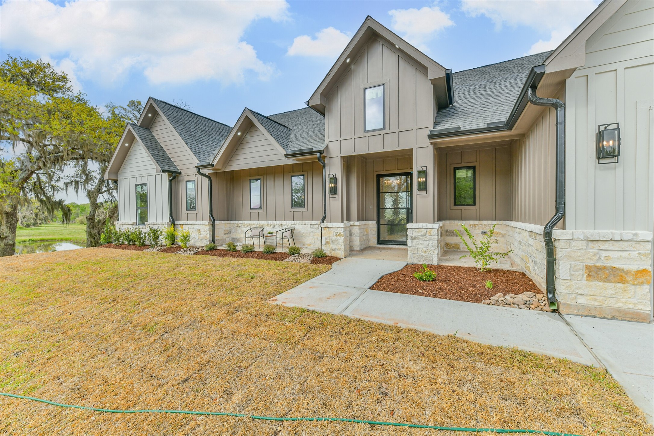 250 Pony Trail Angleton, TX 77515 - Photo 6 of 42