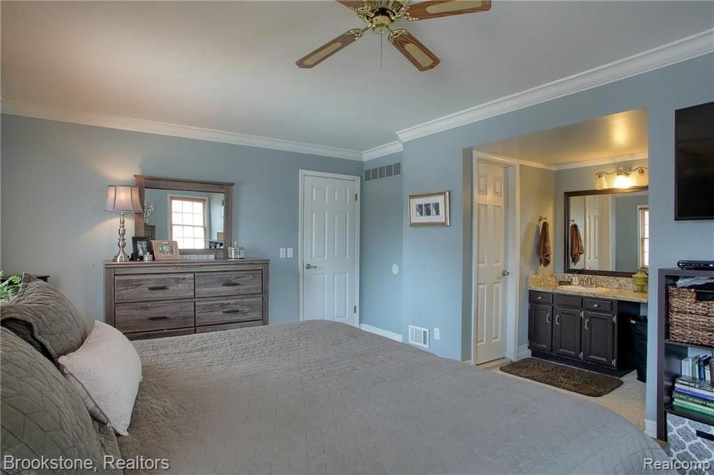 854 Ravine Terrace Drive Rochester Hills, MI 48307 - Photo 16 of 29