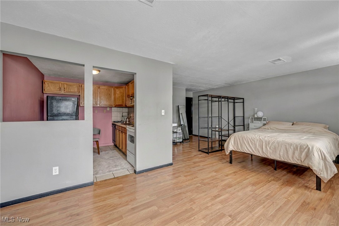 6640 Pearl Road, Unit 407 Cleveland, OH 44130 - Photo 13 of 21 Gallery Image 13