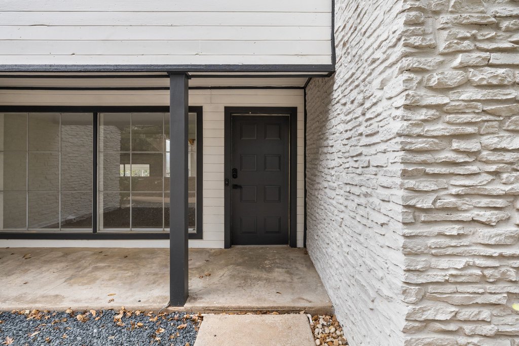 2204 Toro Canyon Road Austin, TX 78746 - Photo 2 of 26 Property entrance