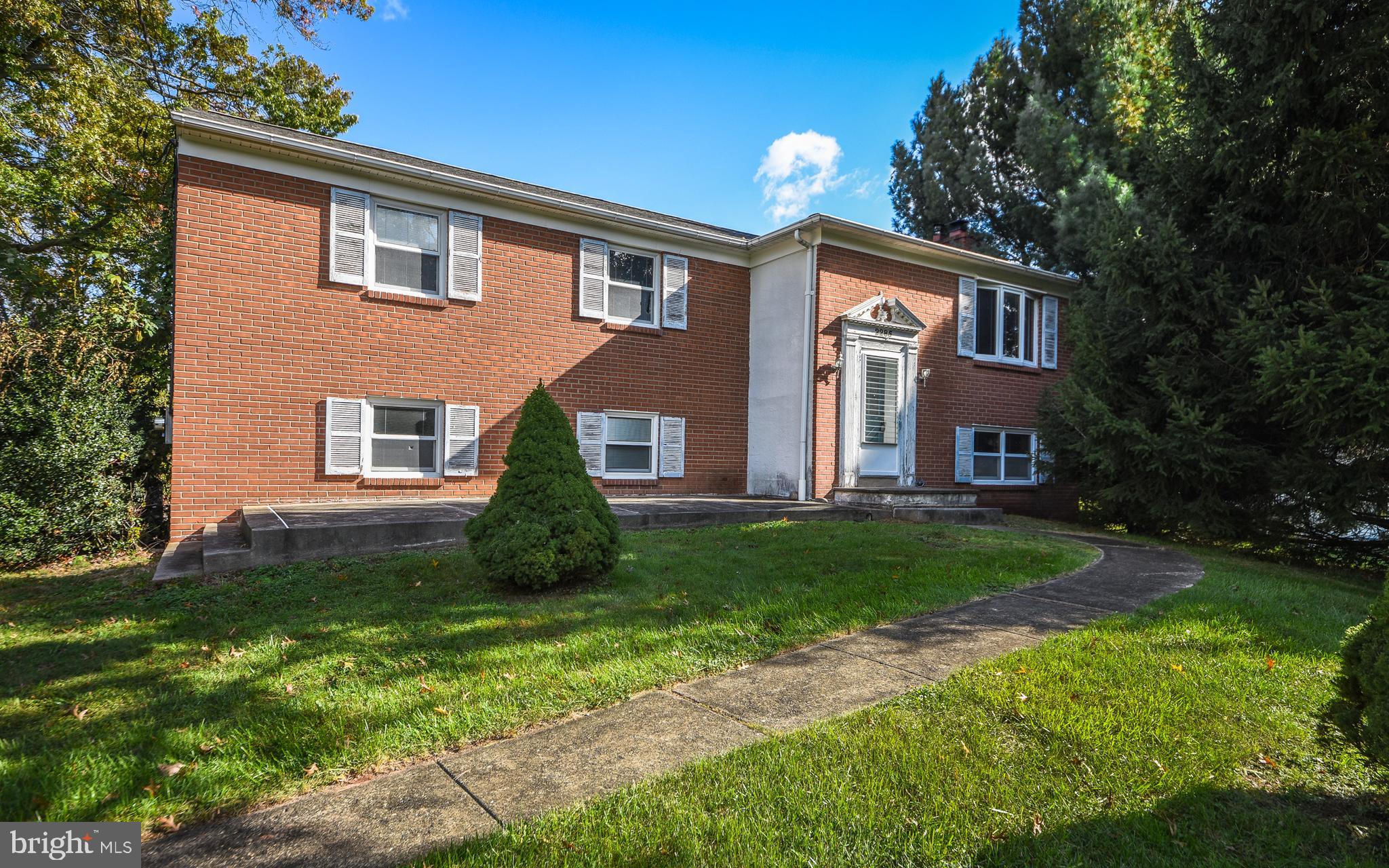 2285 Oakfield Road Warrington, PA 18976 - Photo 3 of 40 Gallery Image 3