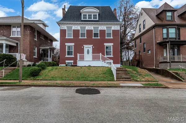 $320,000 | 14 Parkland Place, St. Louis, MO 63112