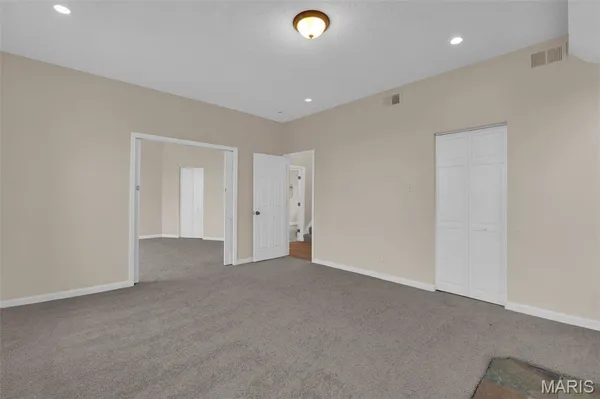 $320,000 | 14 Parkland Place, St. Louis, MO 63112