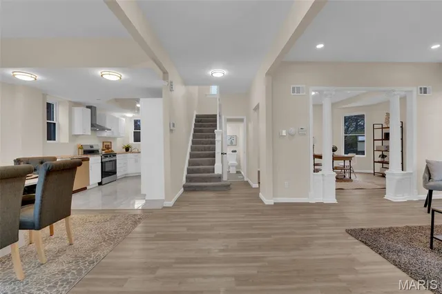 $333,000 | 14 Parkland Place, St. Louis, MO 63112