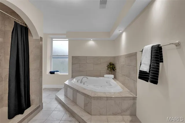 $333,000 | 14 Parkland Place, St. Louis, MO 63112