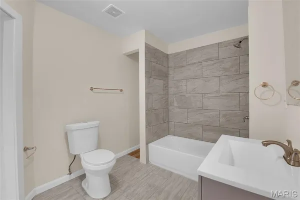 $320,000 | 14 Parkland Place, St. Louis, MO 63112
